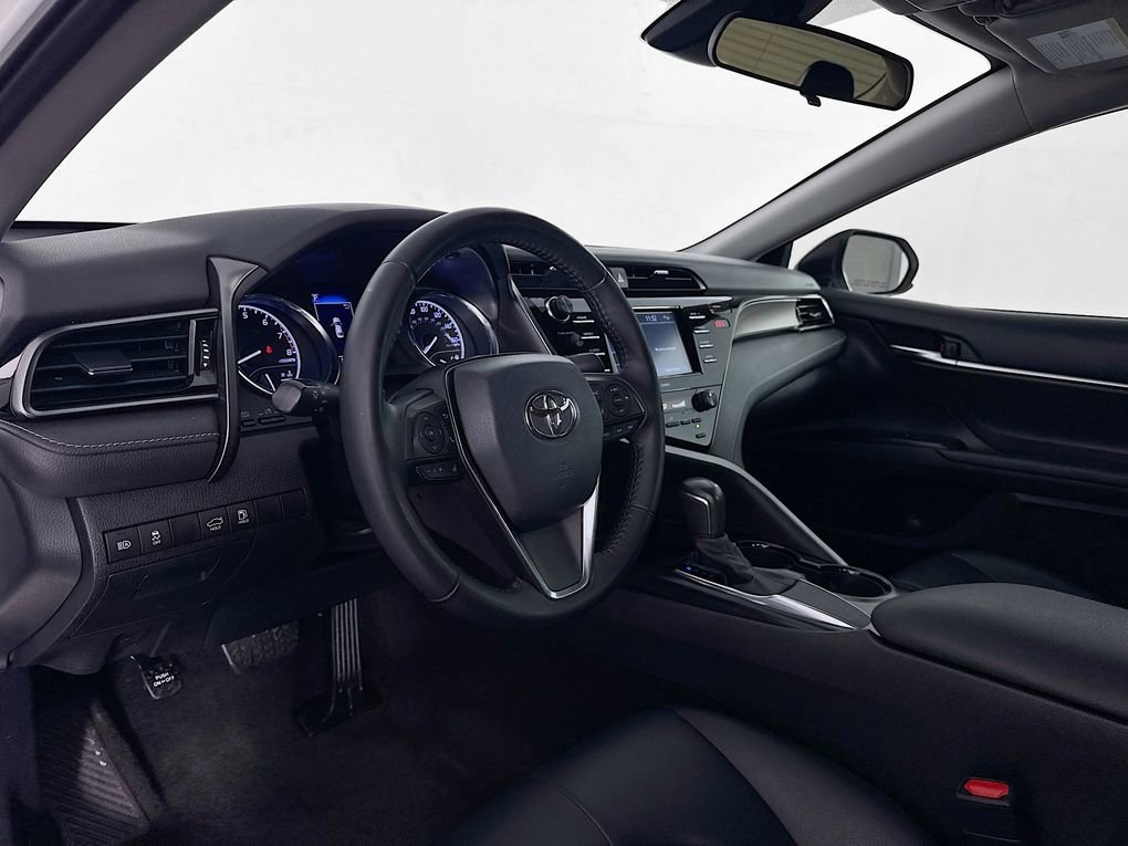 Used 2020 Toyota Camry SE FWD image 14