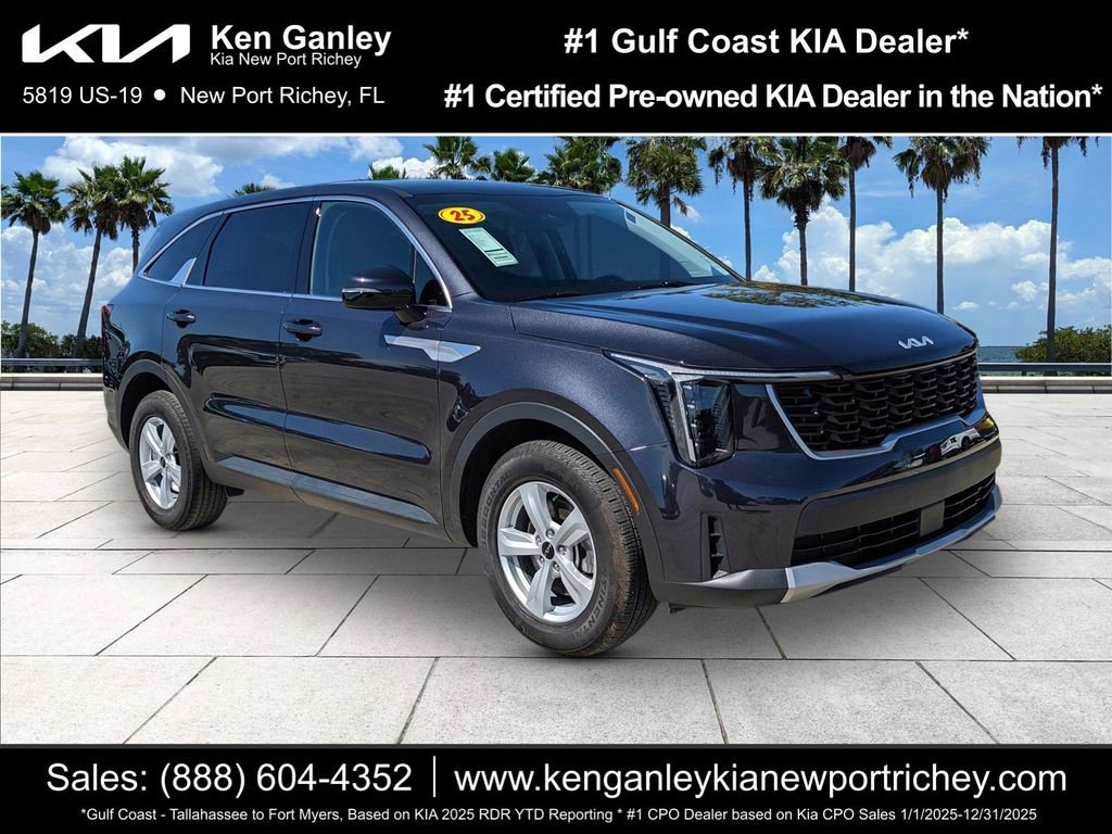 Certified 2025 Kia Sorento LX FWD image 1