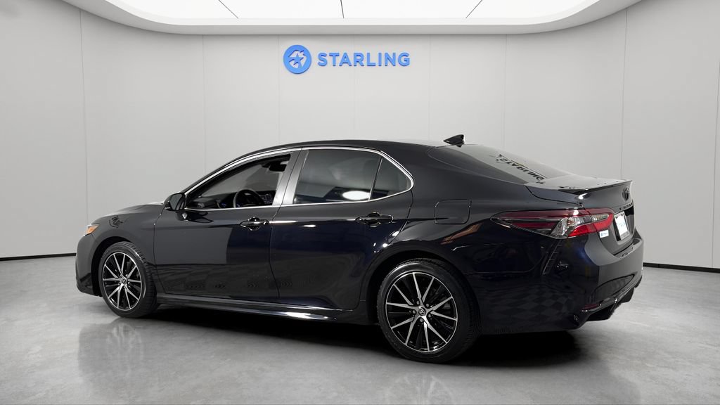 Used 2021 Toyota Camry SE FWD image 4