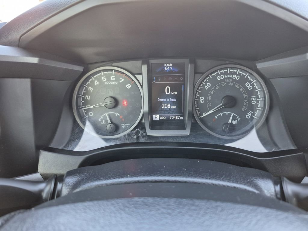 Used 2018 Toyota Tacoma TRD Sport w/ Technology Package image 20