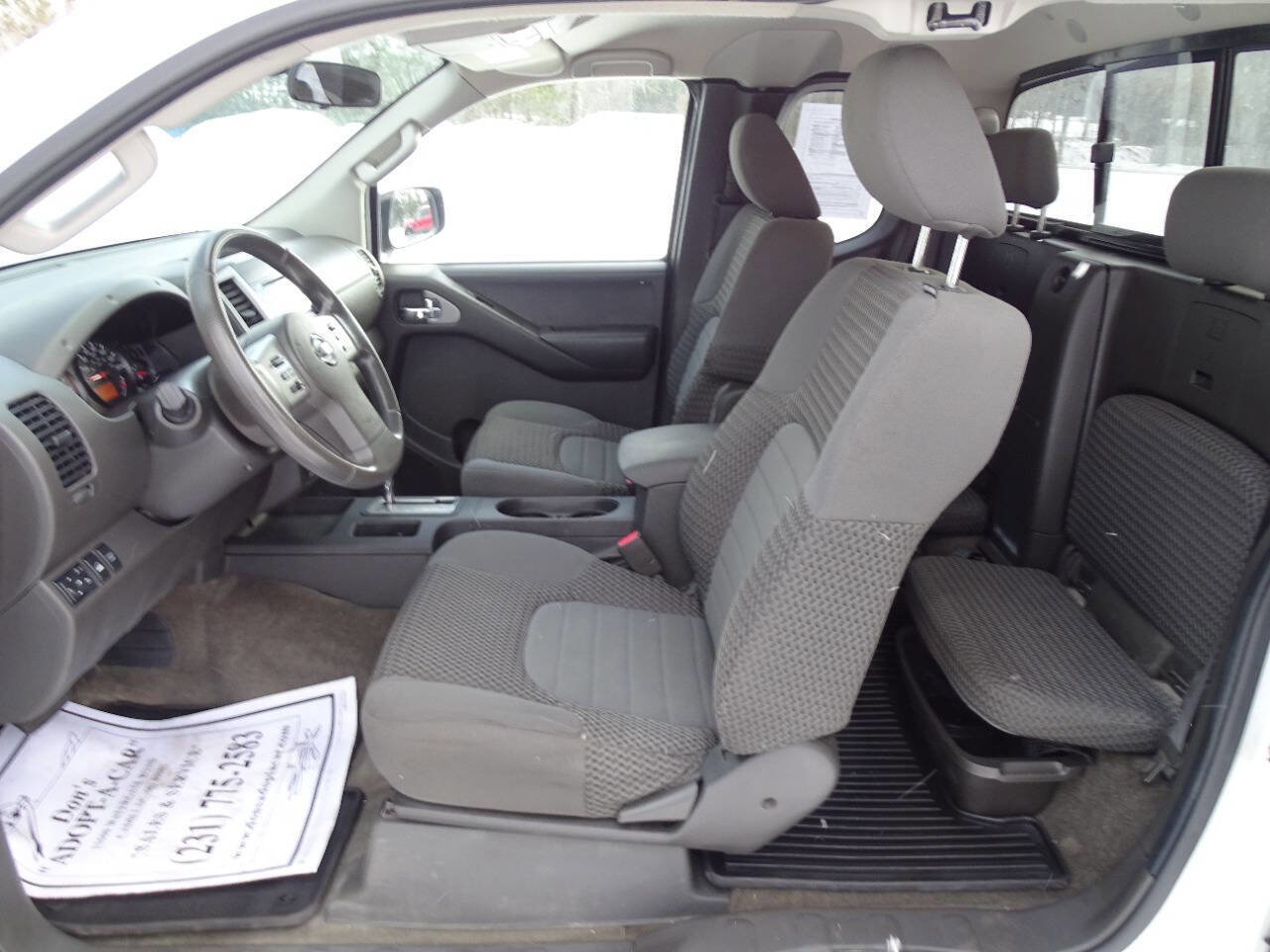 Used 2013 Nissan Frontier SV image 23
