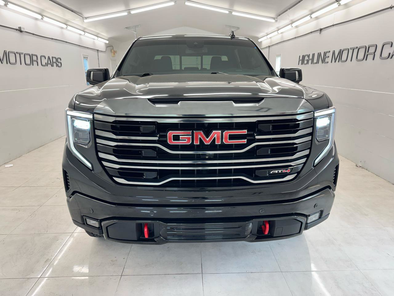 Used 2022 GMC Sierra 1500 AT4 w/ AT4 Premium Package AWD/4WD image 2
