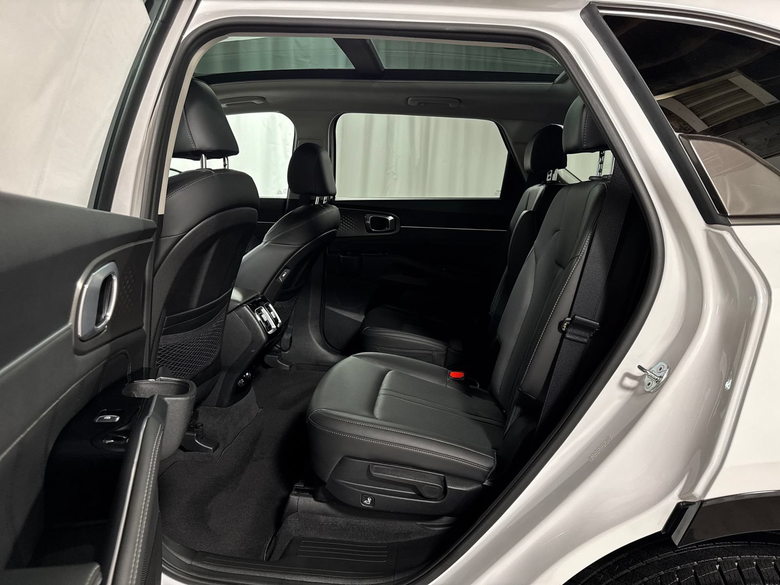 Certified 2023 Kia Sorento SX AWD/4WD image 5