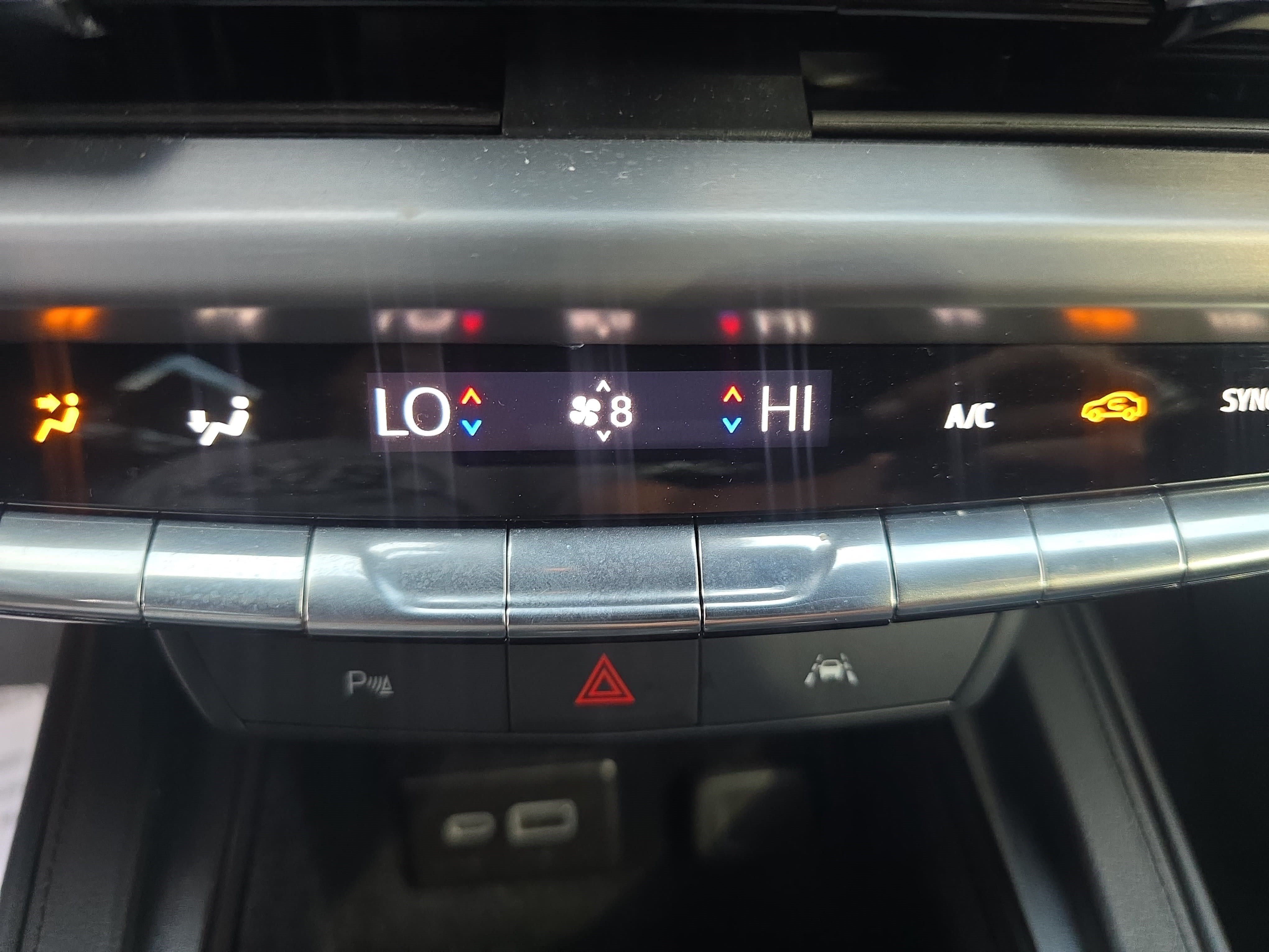 Used 2025 Cadillac XT4 Premium Luxury FWD image 21