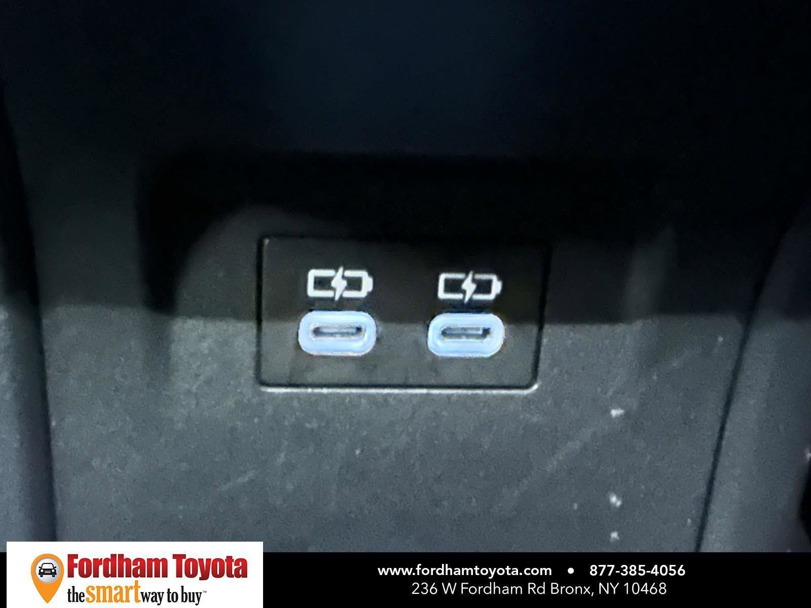 Used 2024 Toyota Prius LE AWD/4WD image 15
