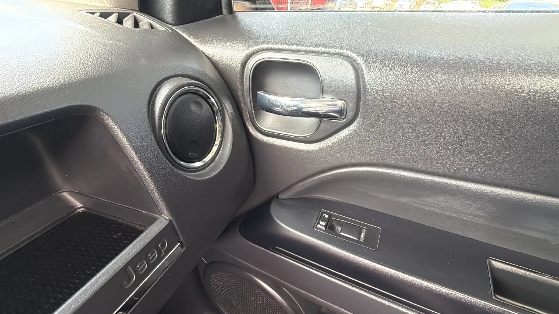 Used 2015 Jeep Patriot High Altitude AWD/4WD image 41