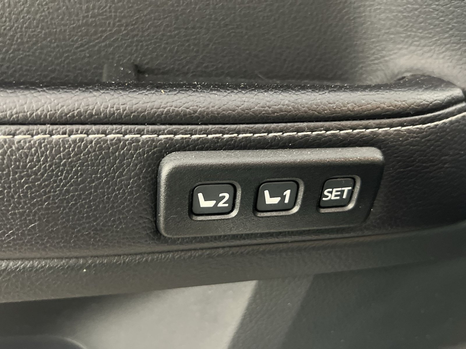 Used 2016 Toyota 4Runner Limited AWD/4WD image 29