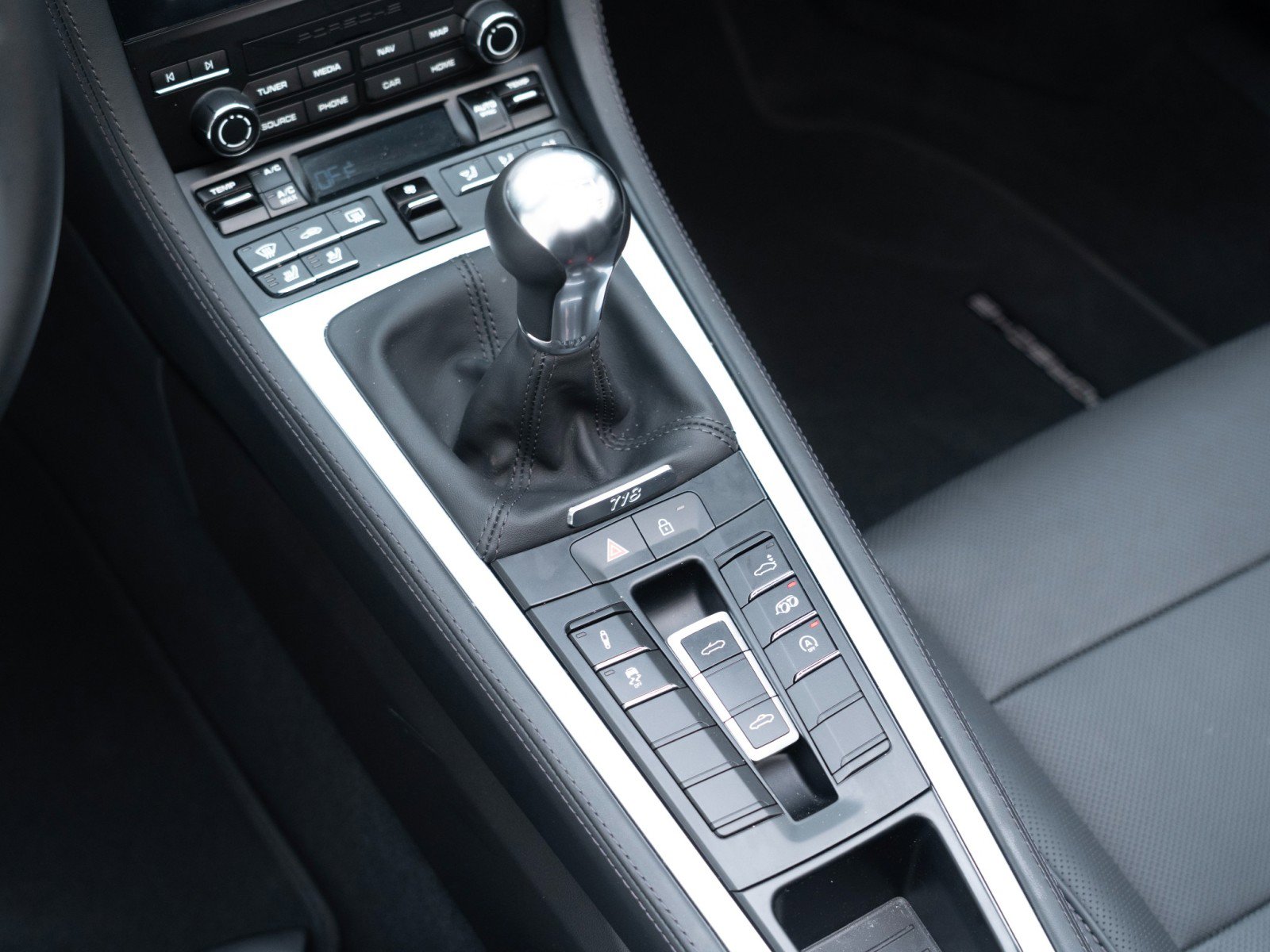 Certified 2025 Porsche 718 Boxster image 26