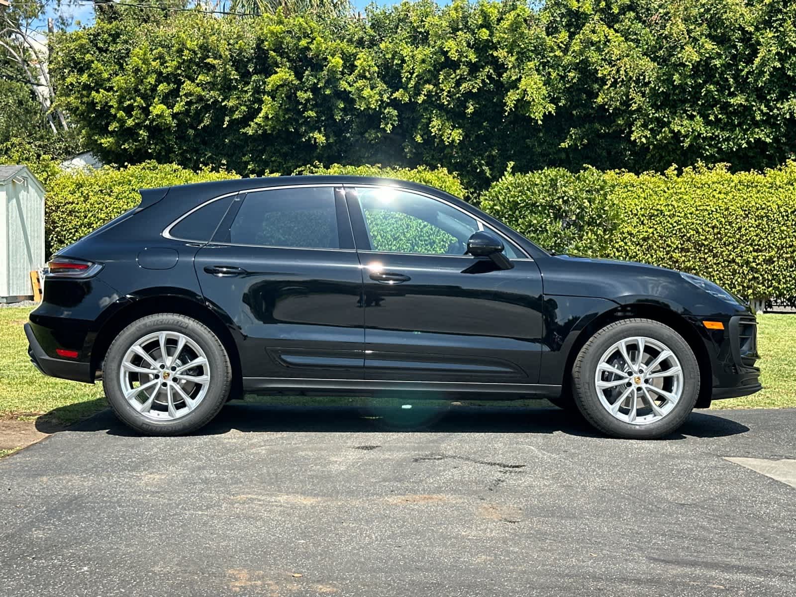 New 2026 Porsche Macan AWD/4WD image 9