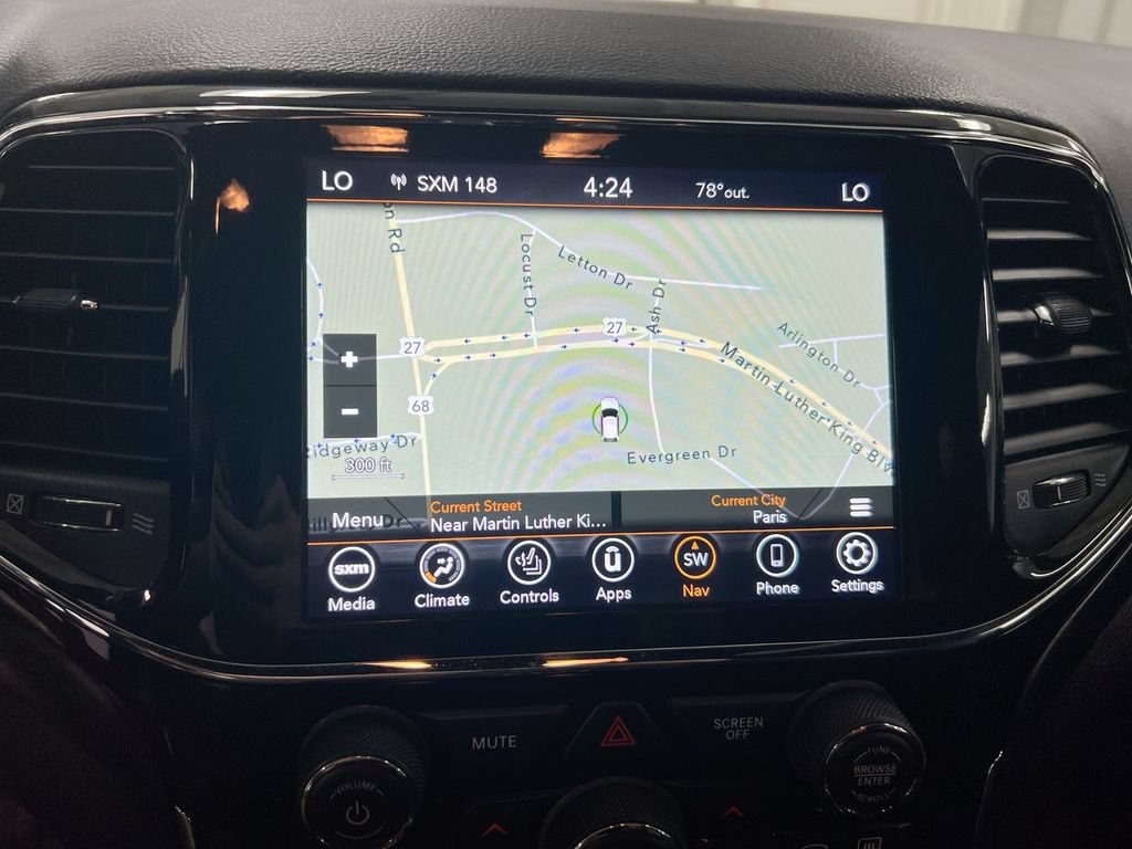 Used 2022 Jeep Grand Cherokee Laredo X AWD/4WD image 15