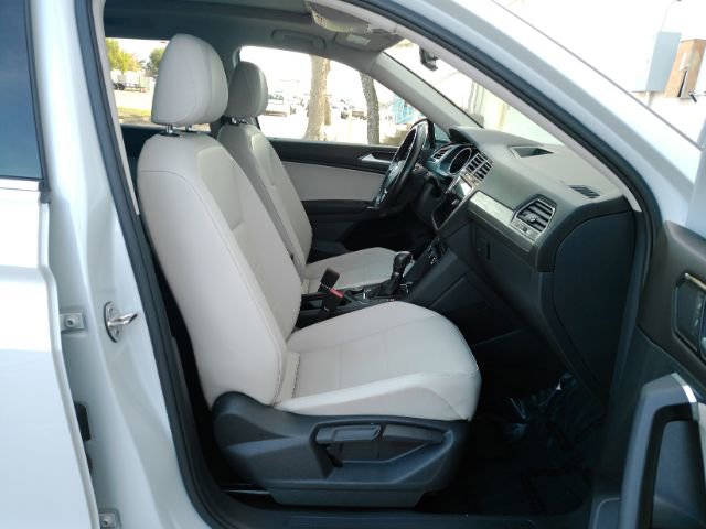 Used 2018 Volkswagen Tiguan SEL image 19