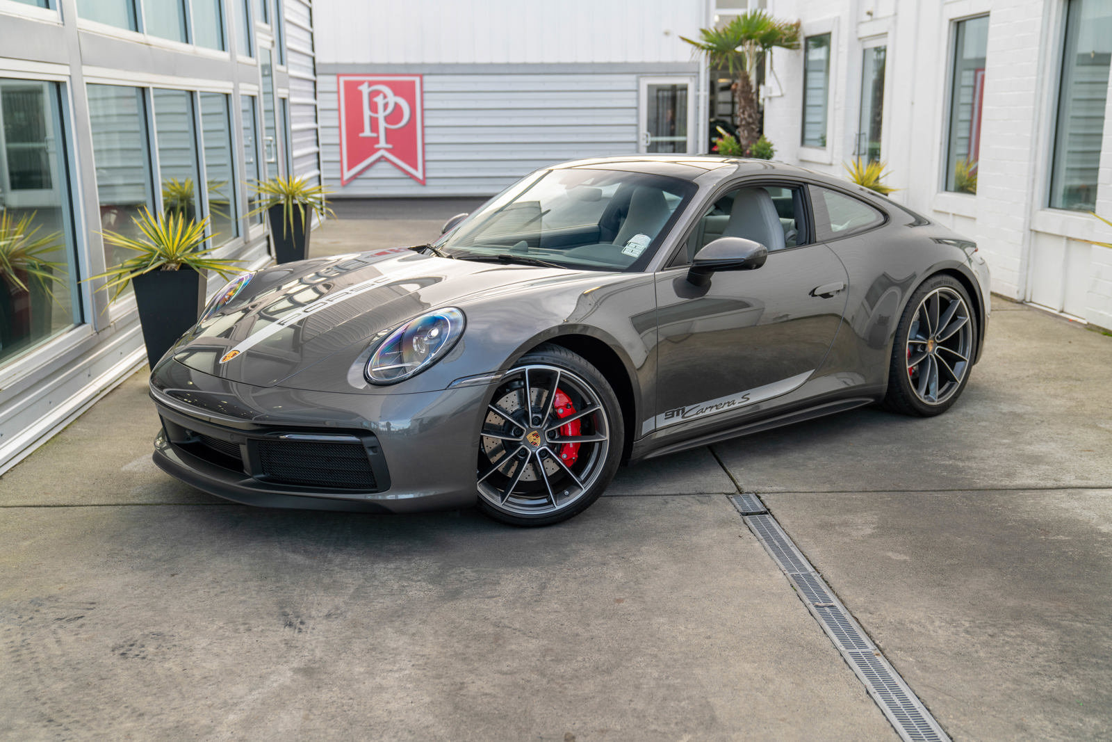 Used 2021 Porsche 911 Carrera S RWD image 2