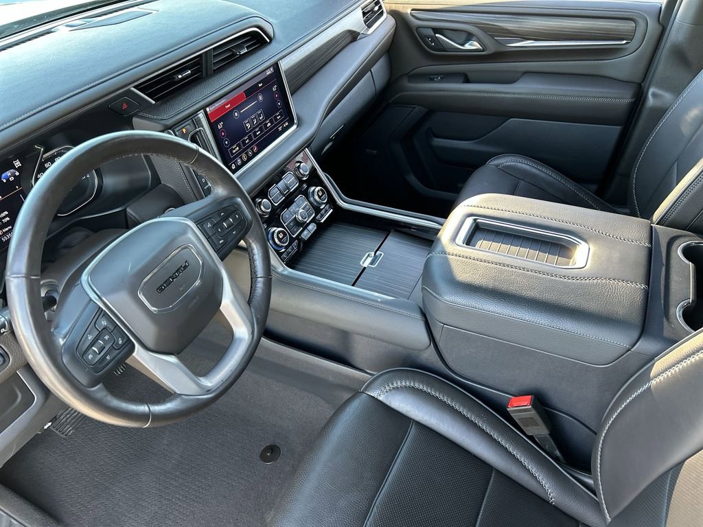 Used 2021 GMC Yukon XL Denali image 10