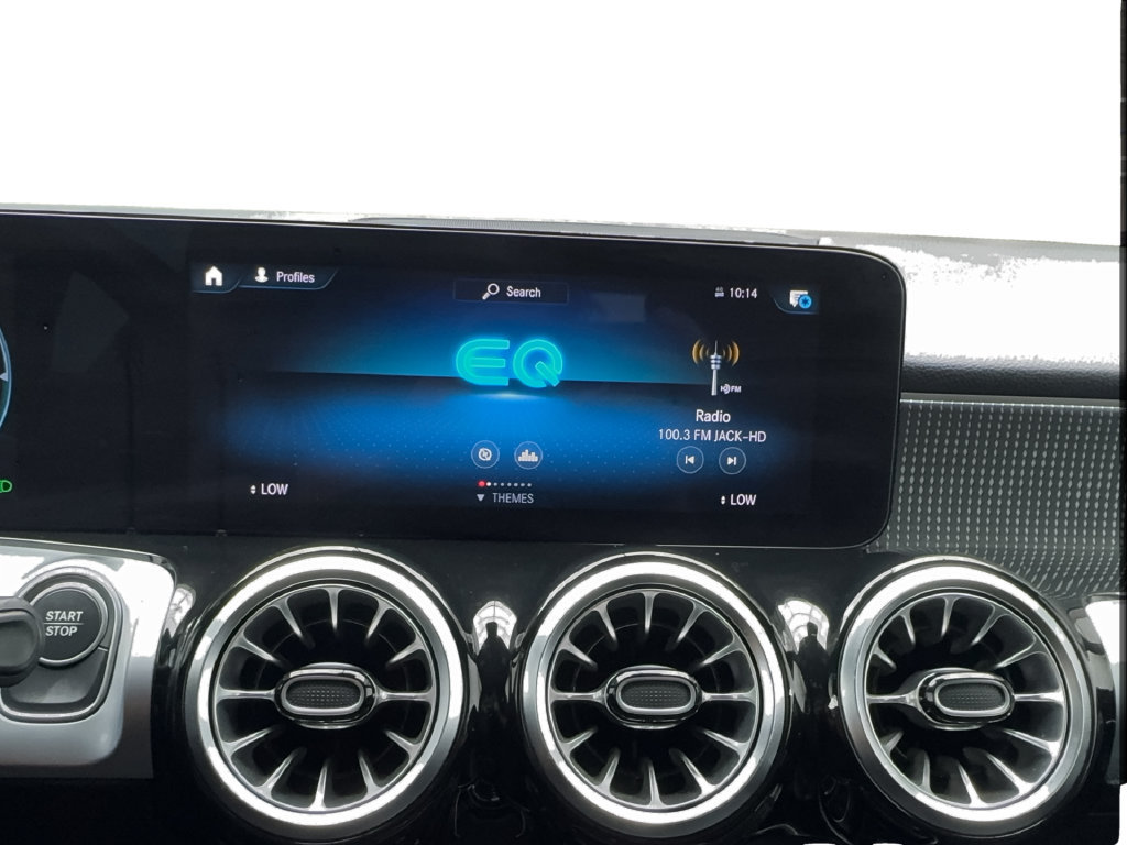 Used 2022 Mercedes-Benz EQB 300 4MATIC image 55