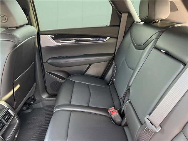 Used 2025 Cadillac XT5 Premium Luxury w/ Technology Package AWD/4WD image 10