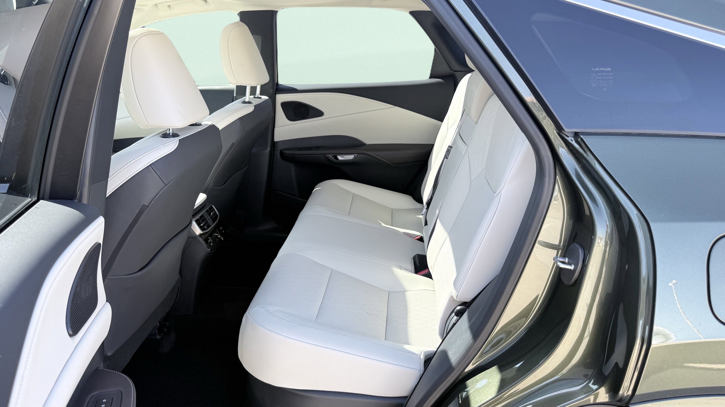 Used 2026 Lexus RX 350 Premium Plus w/ Accessory Package (Z1) FWD image 33