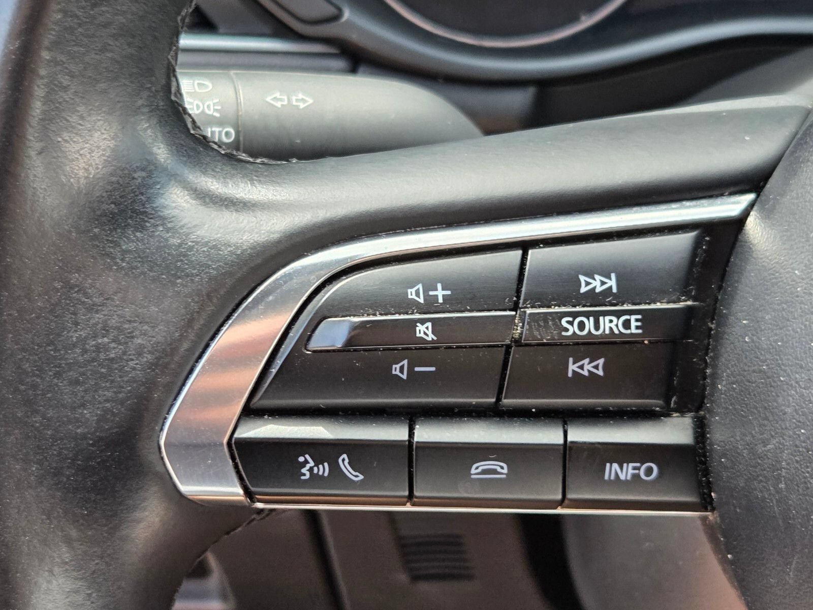 Used 2024 MAZDA MAZDA3 s FWD image 24