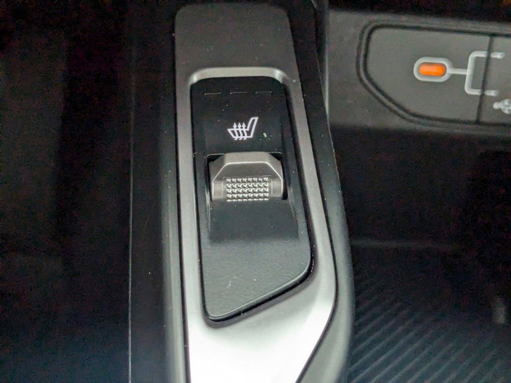 Used 2025 Kia Sorento S w/ Panoramic Sunroof Package FWD image 21