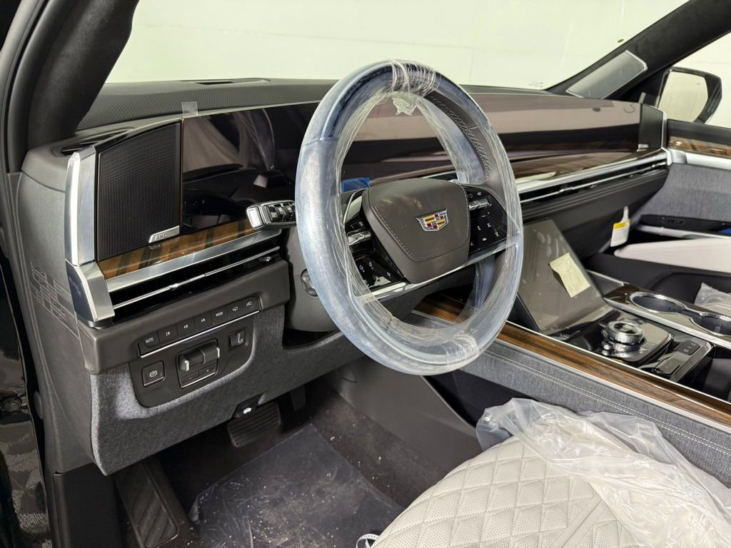 New 2026 Cadillac Escalade Platinum Luxury w/ LPO, Floor Liner Package AWD/4WD image 9