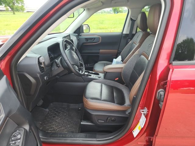 Used 2021 Ford Bronco Sport Outer Banks w/ Outer Banks Package (96D) image 11