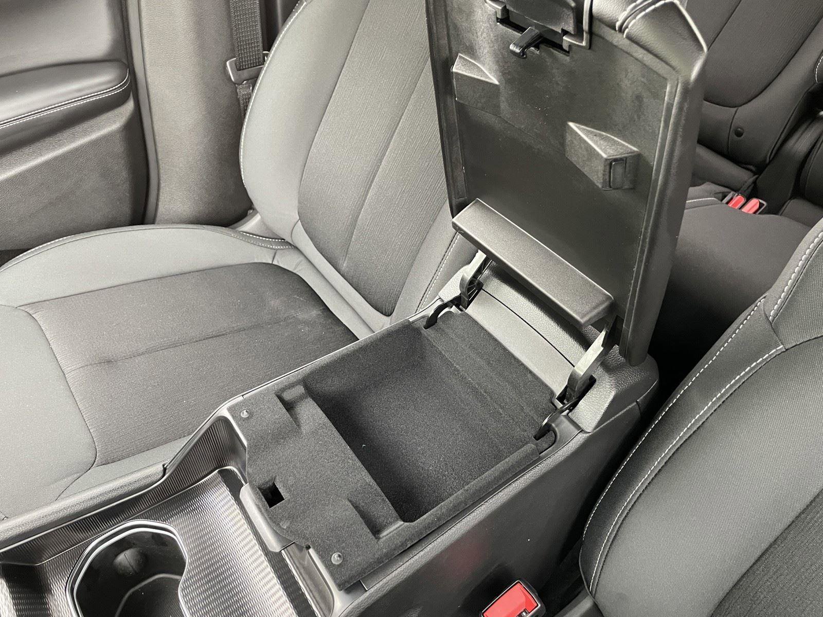 Used 2025 Jeep Grand Cherokee Laredo AWD/4WD image 27