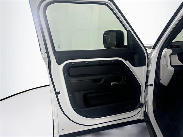 Used 2025 Land Rover Defender 130 S image 11