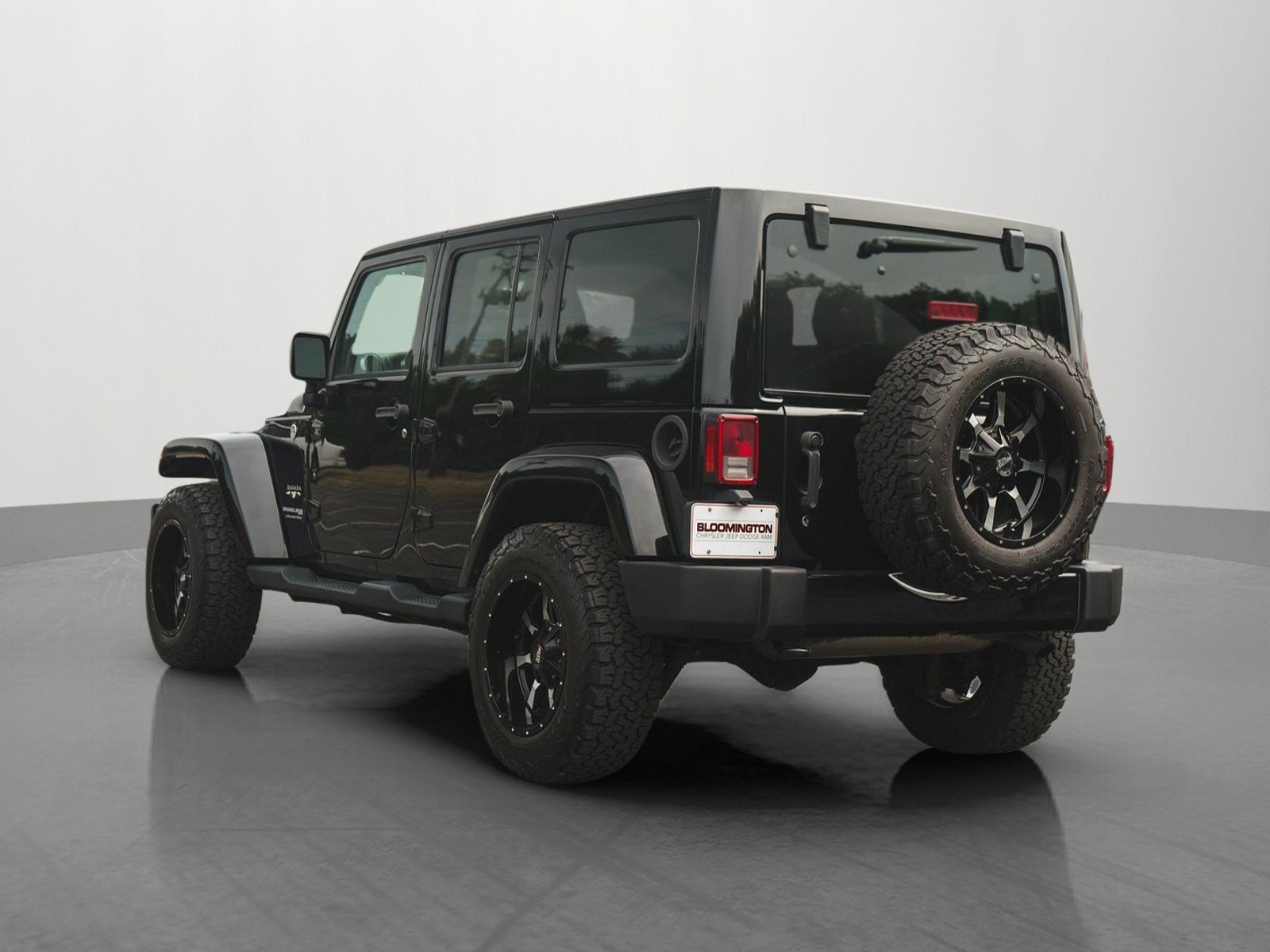 Used 2018 Jeep Wrangler Unlimited Sahara w/ Connectivity Group AWD/4WD image 5