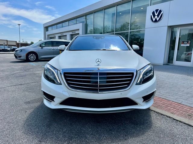 Used 2017 Mercedes-Benz S 550 4MATIC Sedan image 2