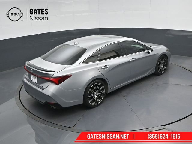 Used 2019 Toyota Avalon XSE FWD image 45