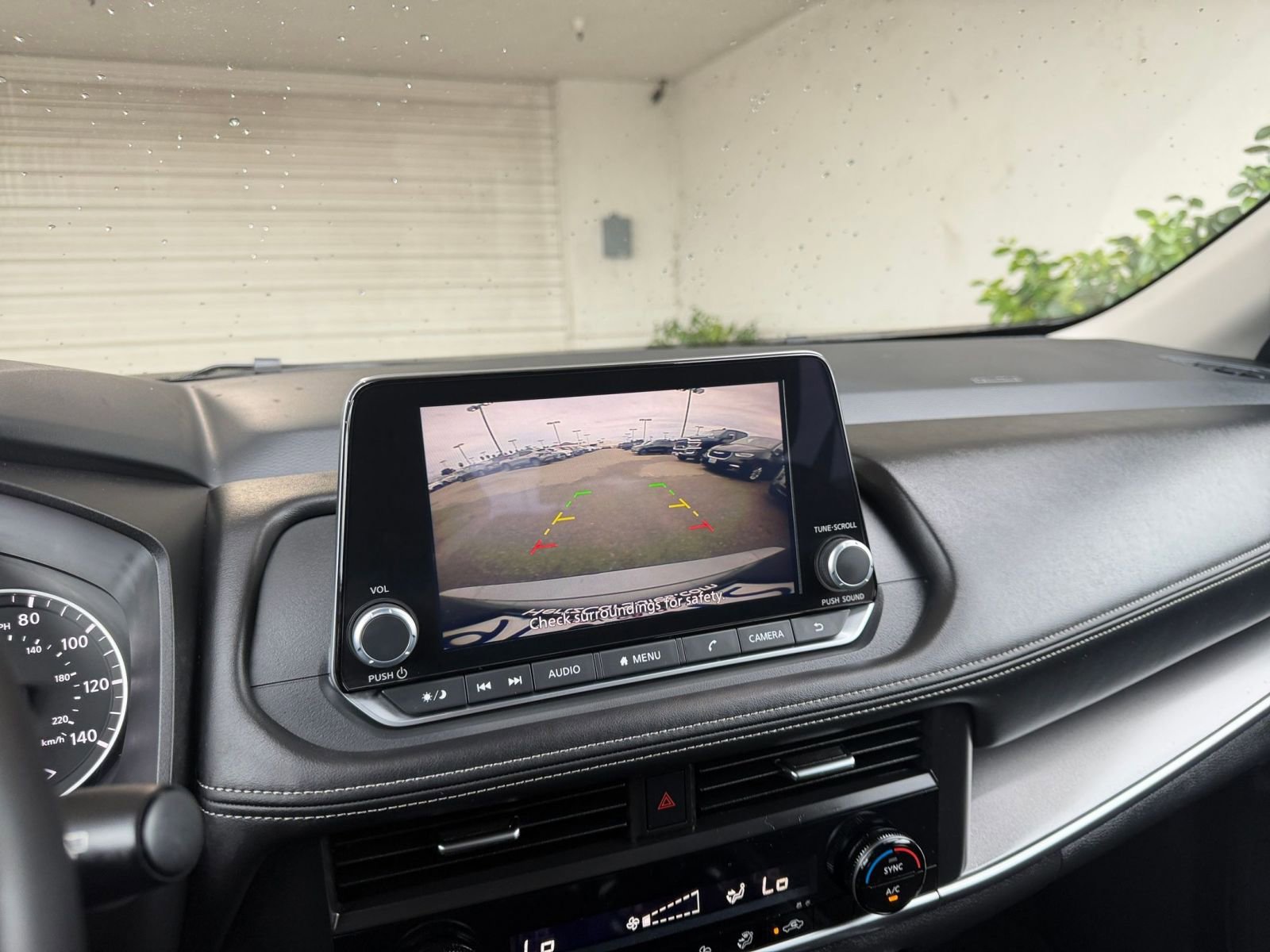 Used 2025 Nissan Rogue SV image 25