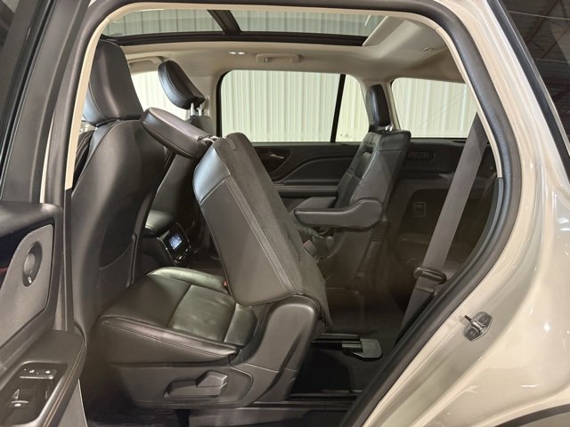 Used 2023 Lincoln Aviator Reserve image 32
