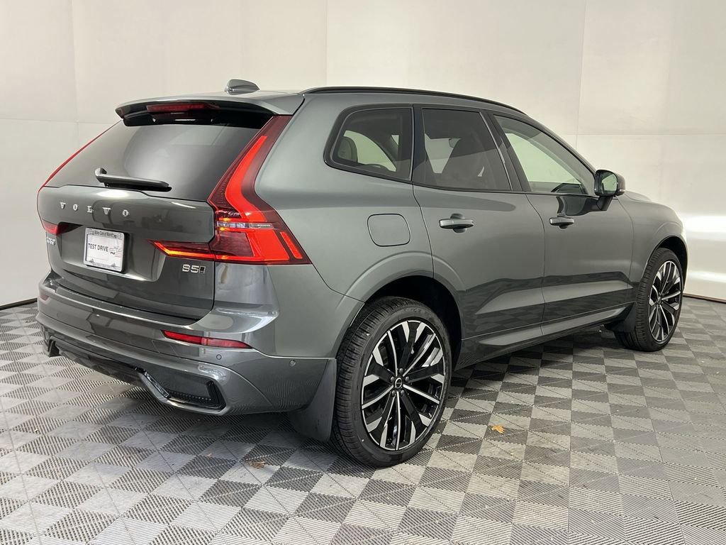 New 2026 Volvo XC60 B5 Ultra w/ Climate Package image 8