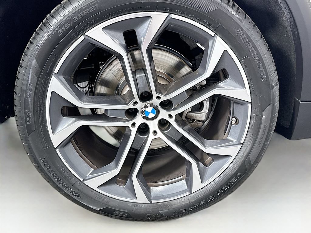 Used 2024 BMW X5 xDrive40i w/ Parking Assistance Package image 32