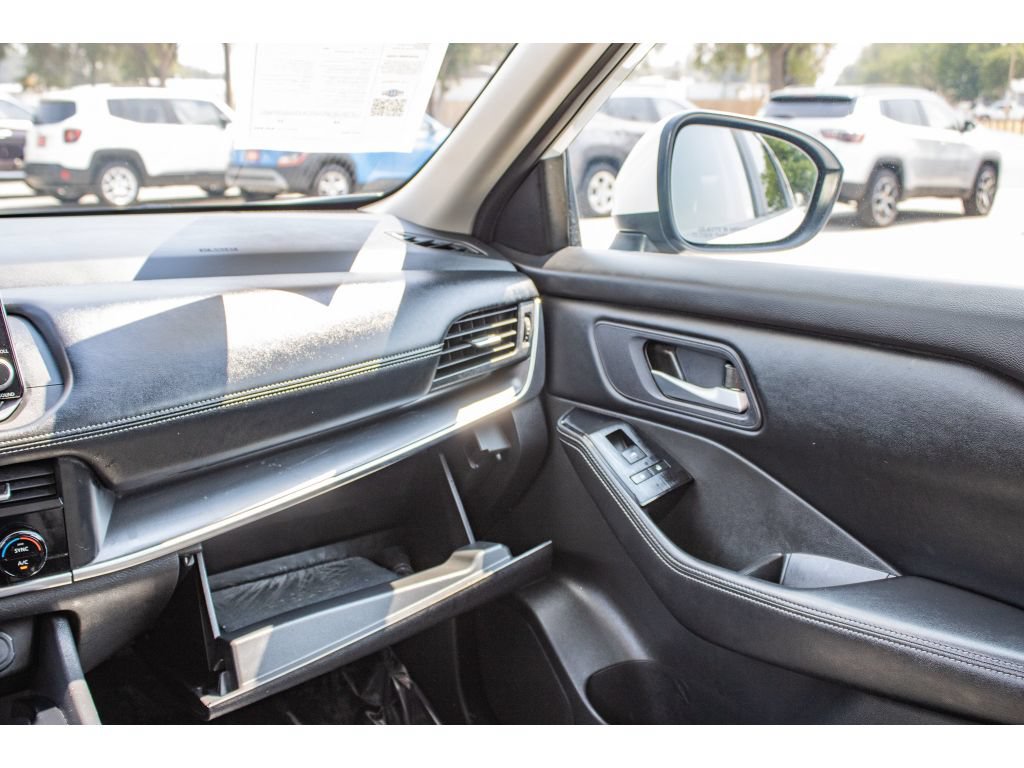 Used 2024 Nissan Rogue SV AWD/4WD image 51