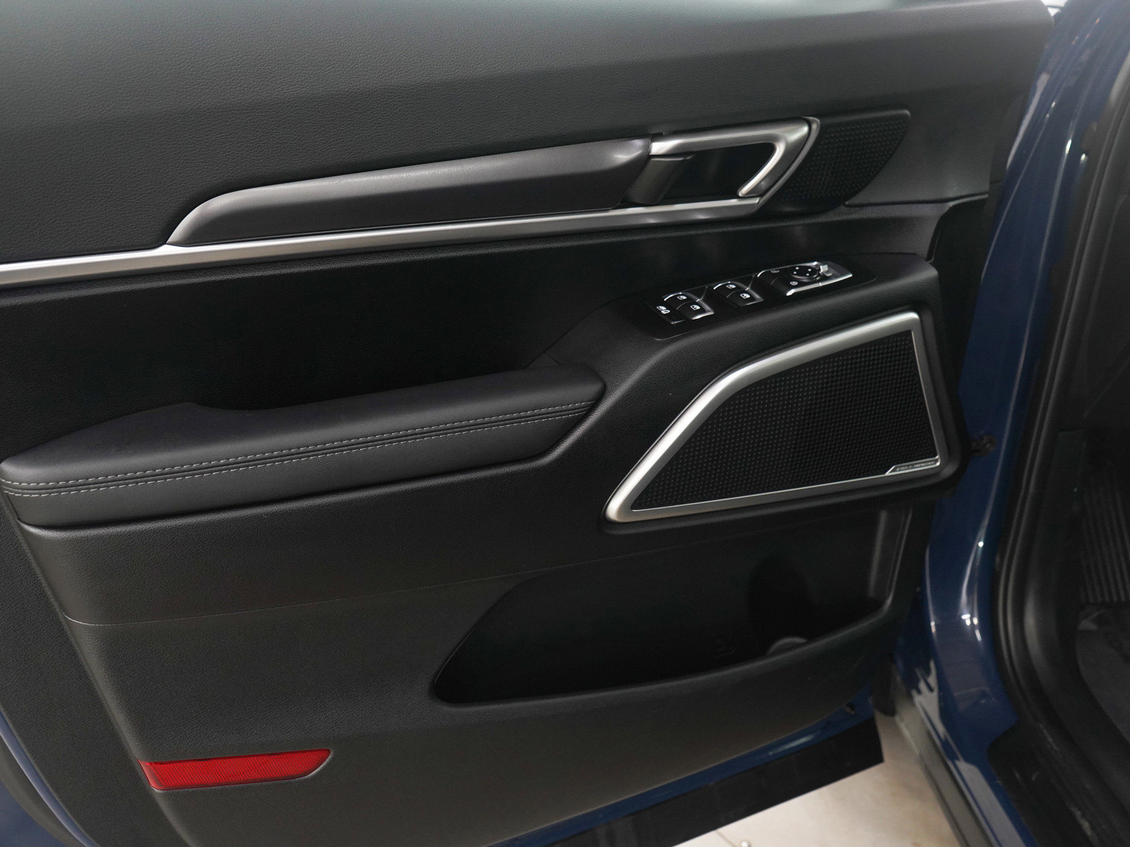 Used 2023 Kia Telluride S w/ S Sunroof Package image 16