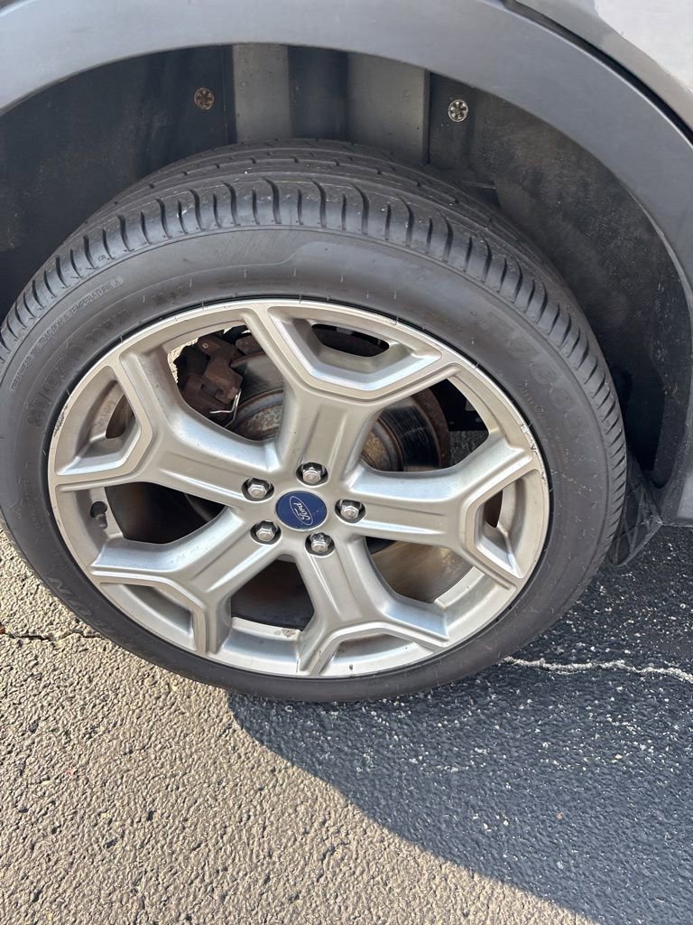 Used 2018 Ford Escape Titanium w/ Ford Safe & Smart Package image 10