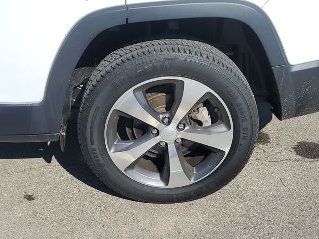 Used 2019 Jeep Cherokee Limited image 36