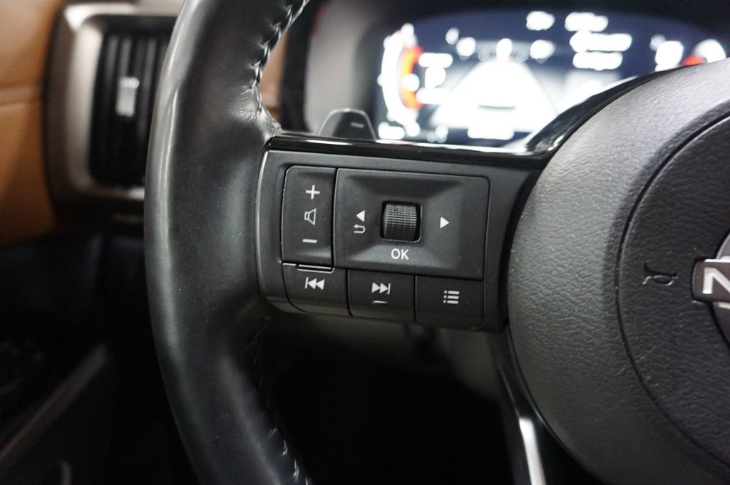 Used 2023 Nissan Pathfinder Platinum AWD/4WD image 8