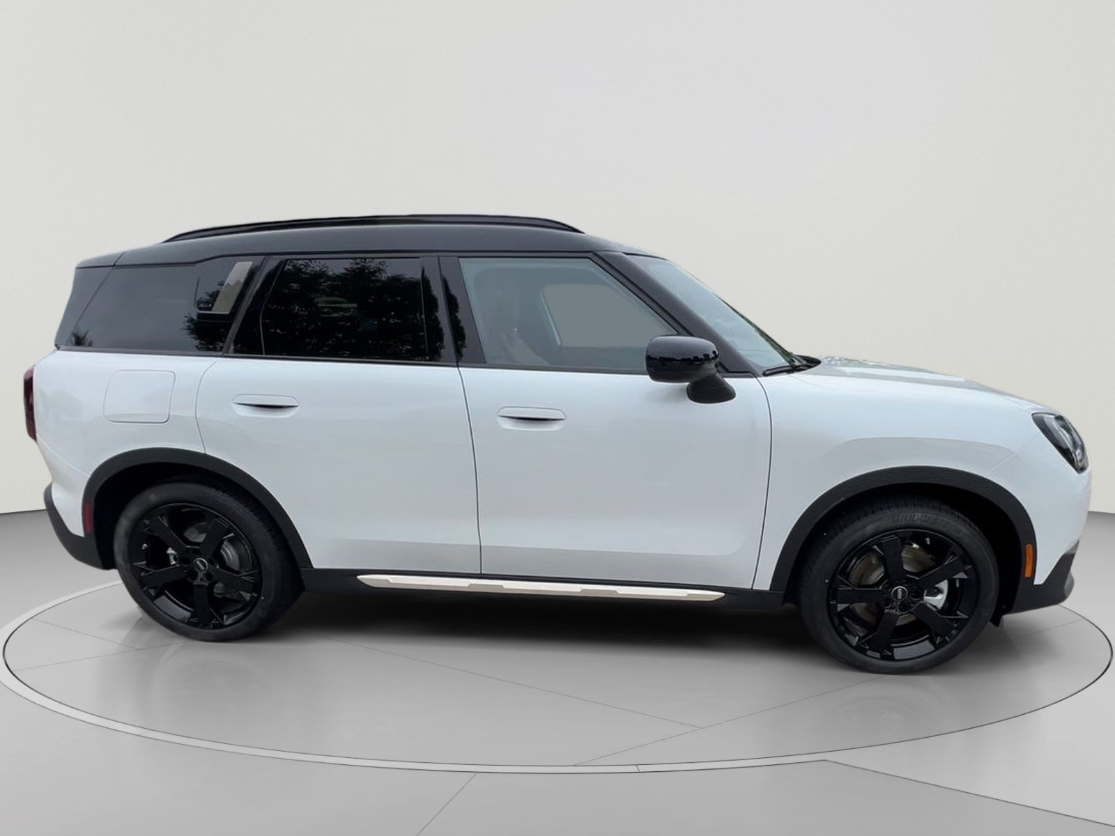 Used 2025 MINI Cooper Countryman SE w/ Comfort Package Max AWD/4WD image 2