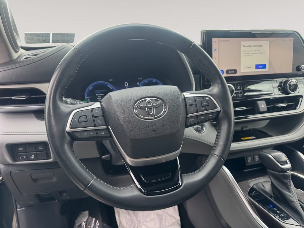 Used 2023 Toyota Highlander Limited AWD/4WD image 12