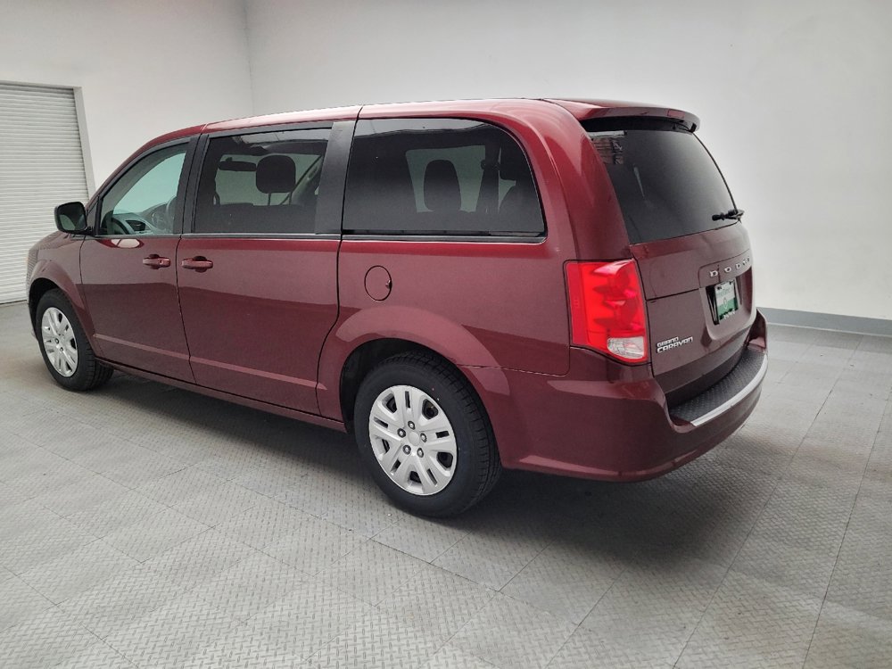 Used 2018 Dodge Grand Caravan SE image 3