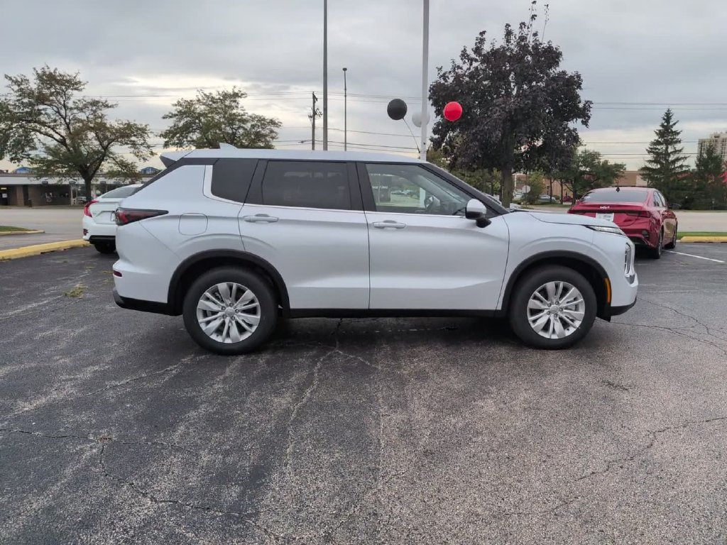 New 2026 Mitsubishi Outlander ES AWD/4WD image 5
