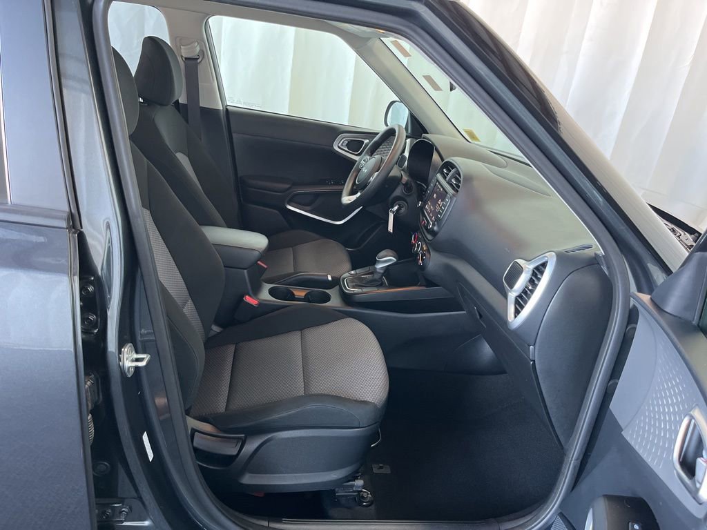 Used 2023 Kia Soul LX FWD image 23
