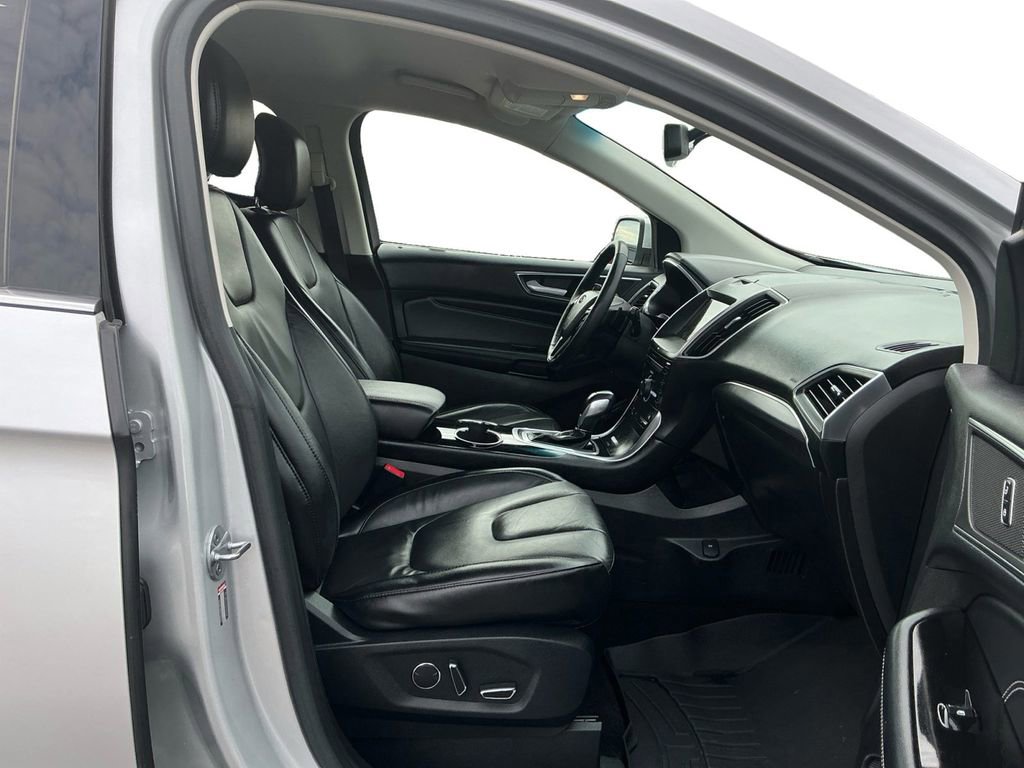 Used 2016 Ford Edge Titanium w/ Technology Package image 22