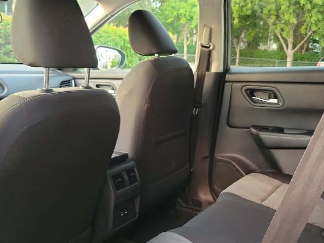 Used 2025 Nissan Rogue SV AWD/4WD image 7