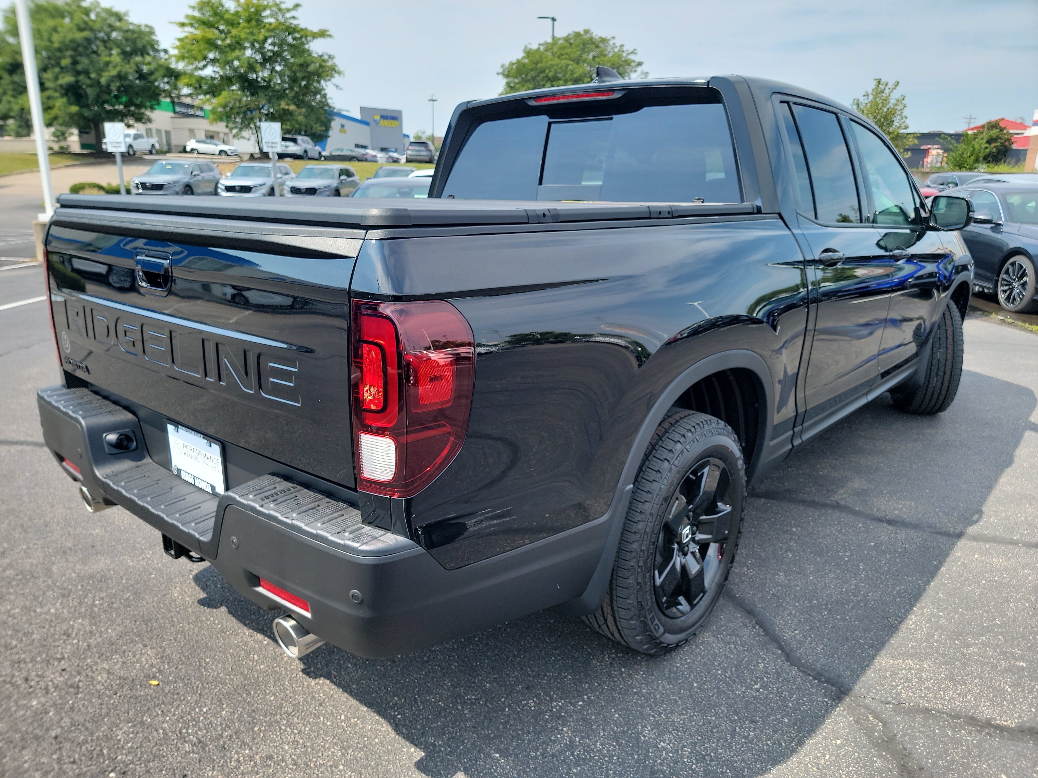 New 2026 Honda Ridgeline Black Edition image 9