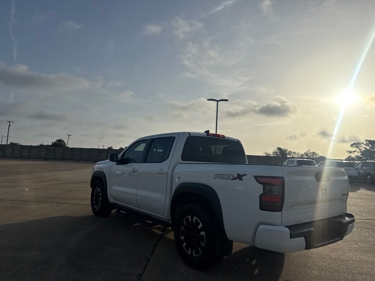 Used 2022 Nissan Frontier Pro-X RWD image 14