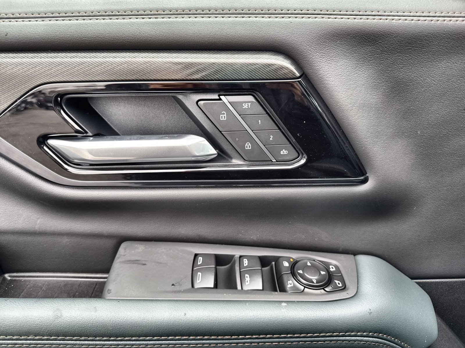 New 2026 GMC Yukon XL AT4 w/ AT4 Premium Plus Package image 15