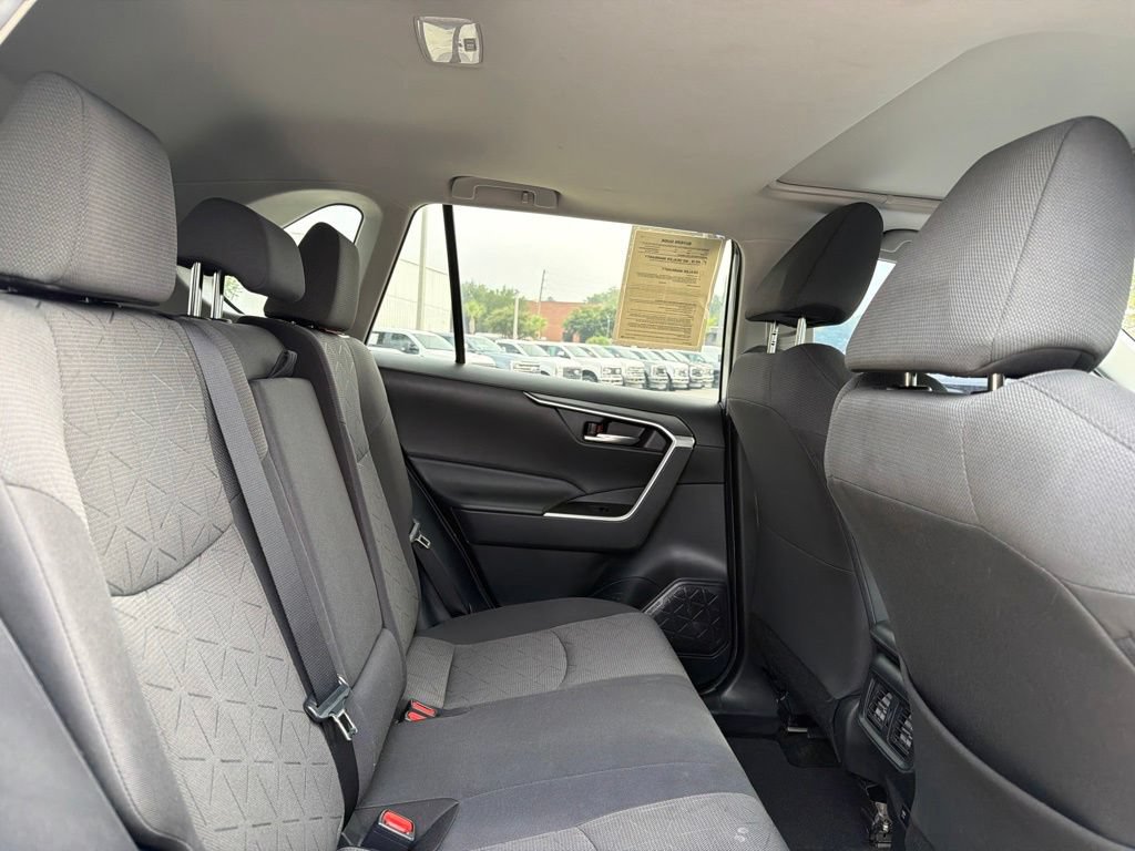 Used 2021 Toyota RAV4 XLE w/ Convenience Package FWD image 30