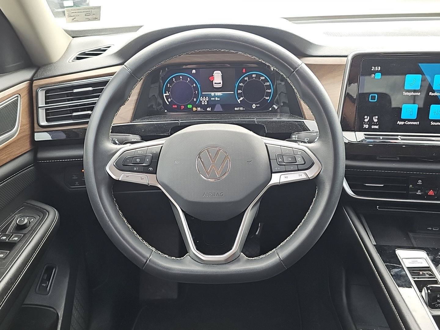 Used 2024 Volkswagen Atlas SE AWD/4WD image 35